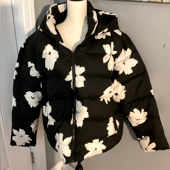 Ava & Viv Jackets & Blazers - Ava & Viv puffer, coat, floral, detachable hood, white and black size 1x